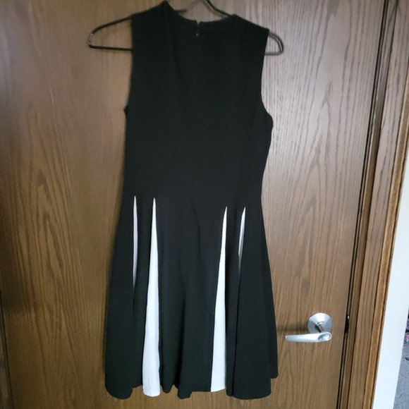 Gorgeous Taylor Pleated Peekaboo Black and White Party Dress Size 2 - Picture 5 of 9